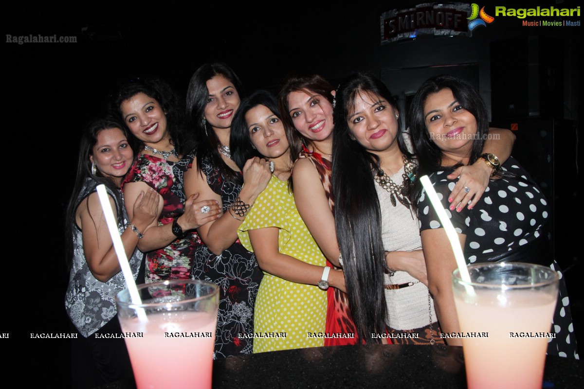 Charmers Day Party at Tap Lounge, Hyderabad (Sep. 2, 2014)