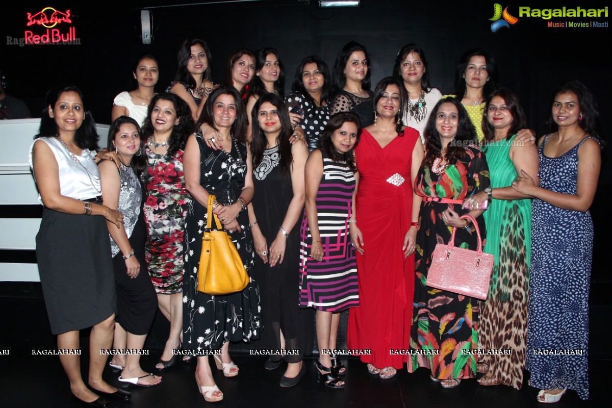 Charmers Day Party at Tap Lounge, Hyderabad (Sep. 2, 2014)