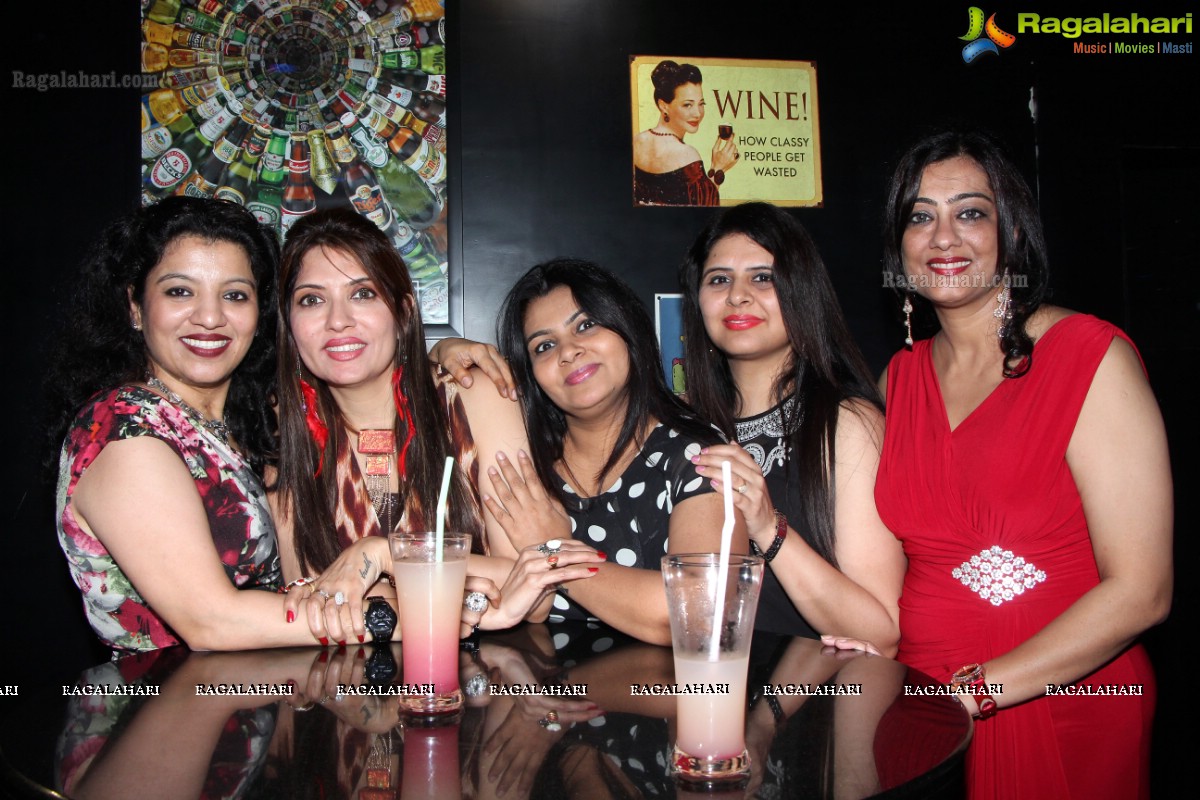 Charmers Day Party at Tap Lounge, Hyderabad (Sep. 2, 2014)