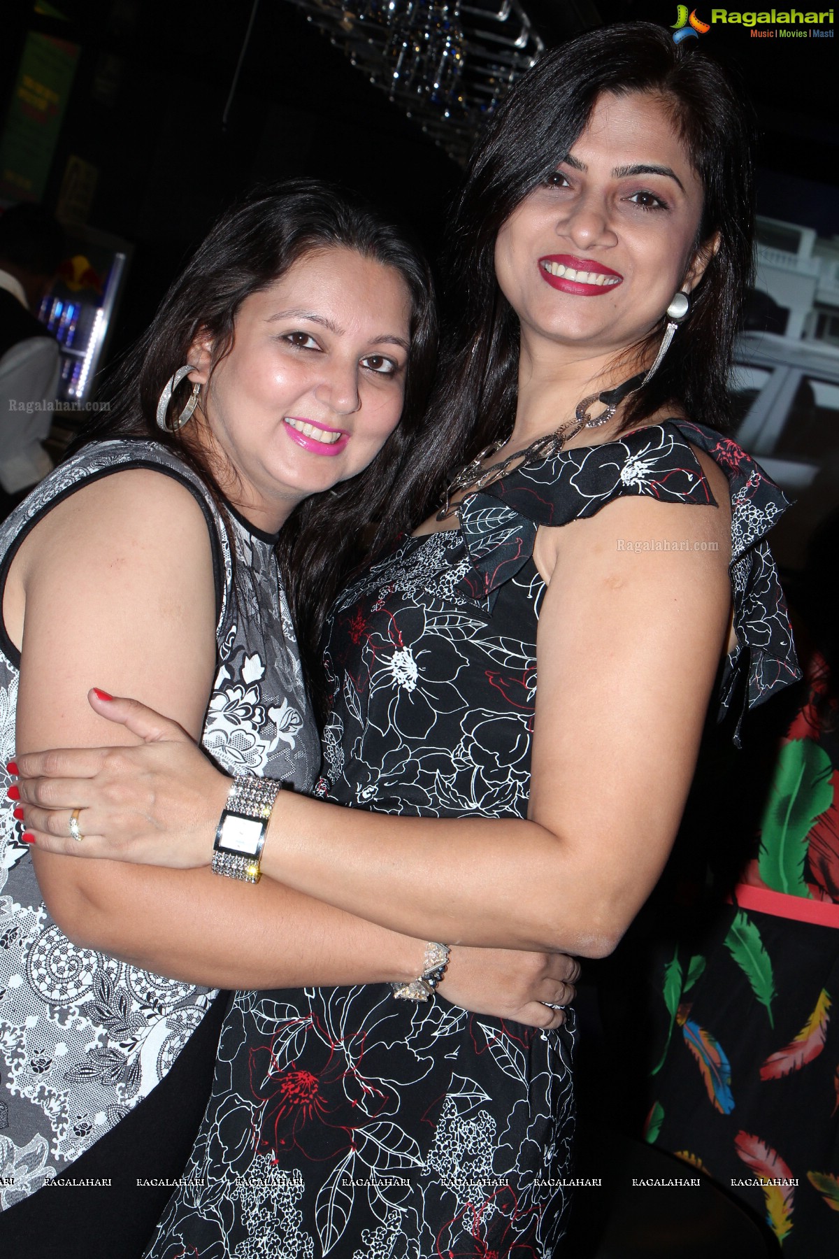 Charmers Day Party at Tap Lounge, Hyderabad (Sep. 2, 2014)