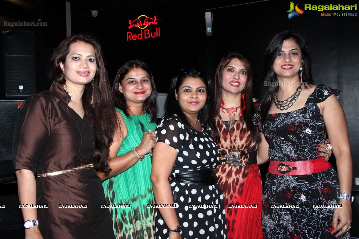 Charmers Day Party at Tap Lounge, Hyderabad (Sep. 2, 2014)