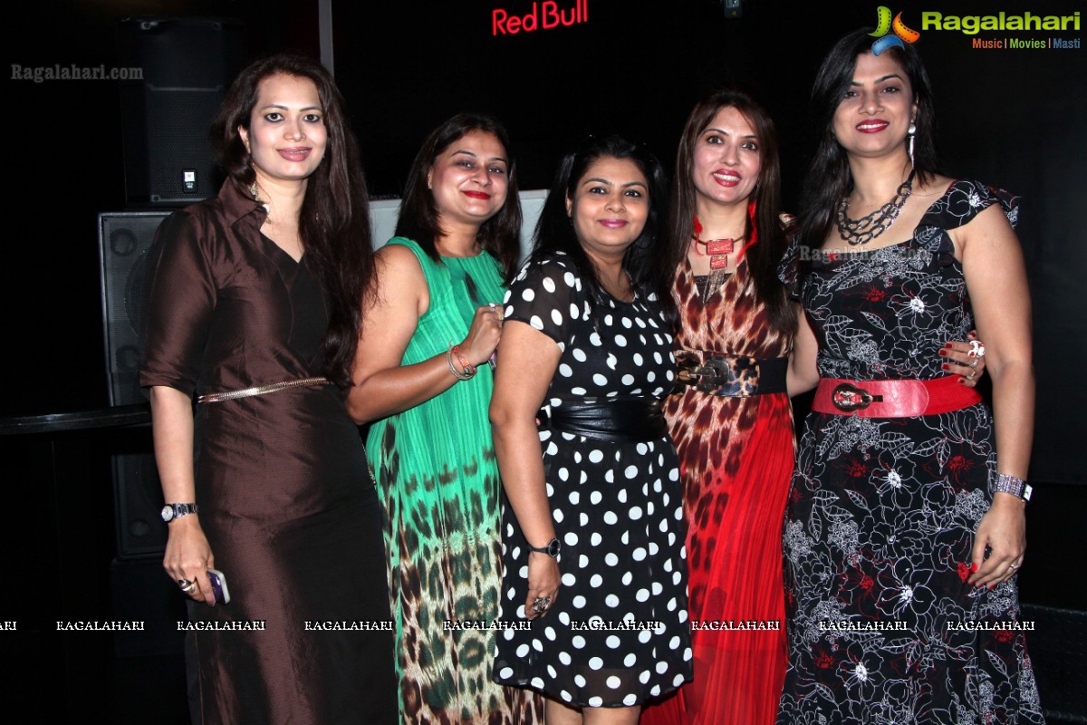 Charmers Day Party at Tap Lounge, Hyderabad (Sep. 2, 2014)