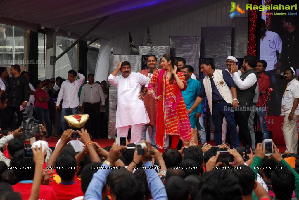 Bolly Celebs at Dahi Handi 2014 Celebrations of MNS leader Ram Kadam