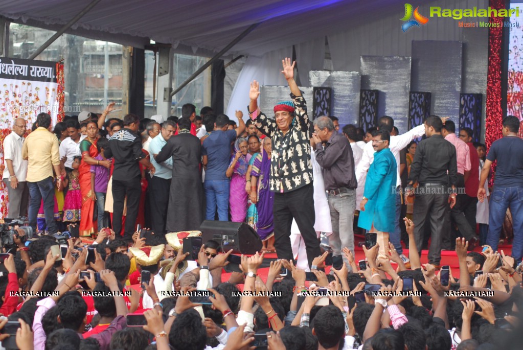 Bolly Celebs at Dahi Handi 2014 Celebrations of MNS leader Ram Kadam