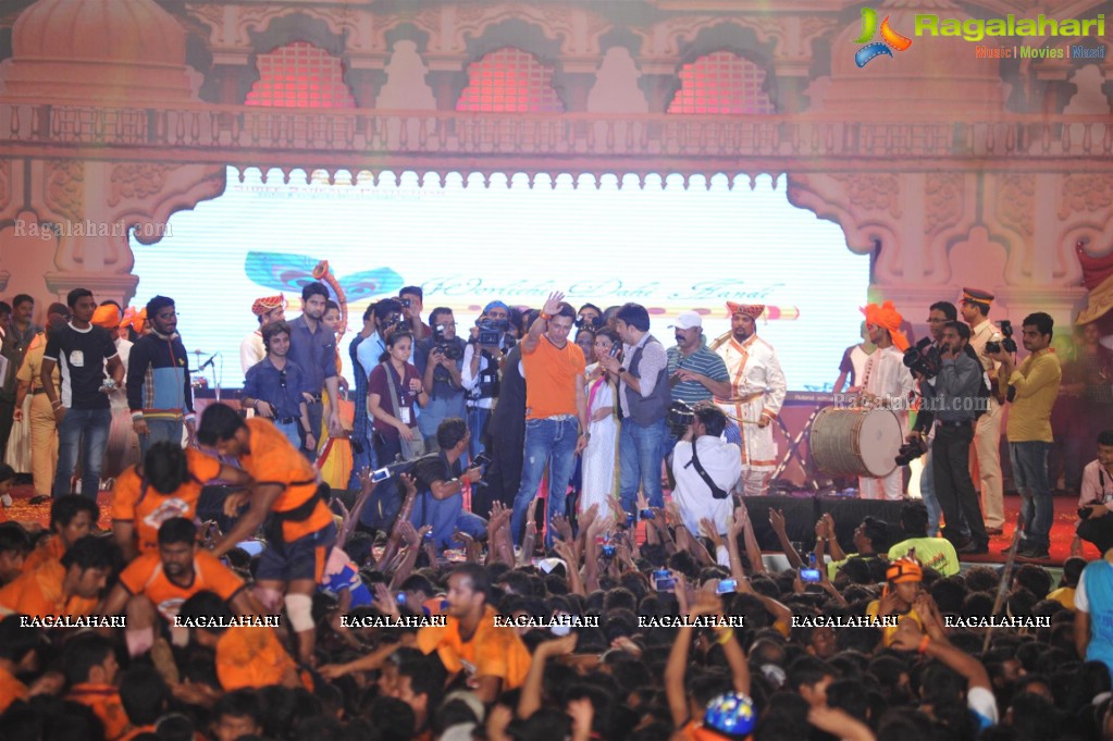 Madhuri, Rani, Ajay Devgn at Shri Sankalp Prathishthan's Dahi Handi Celebrations