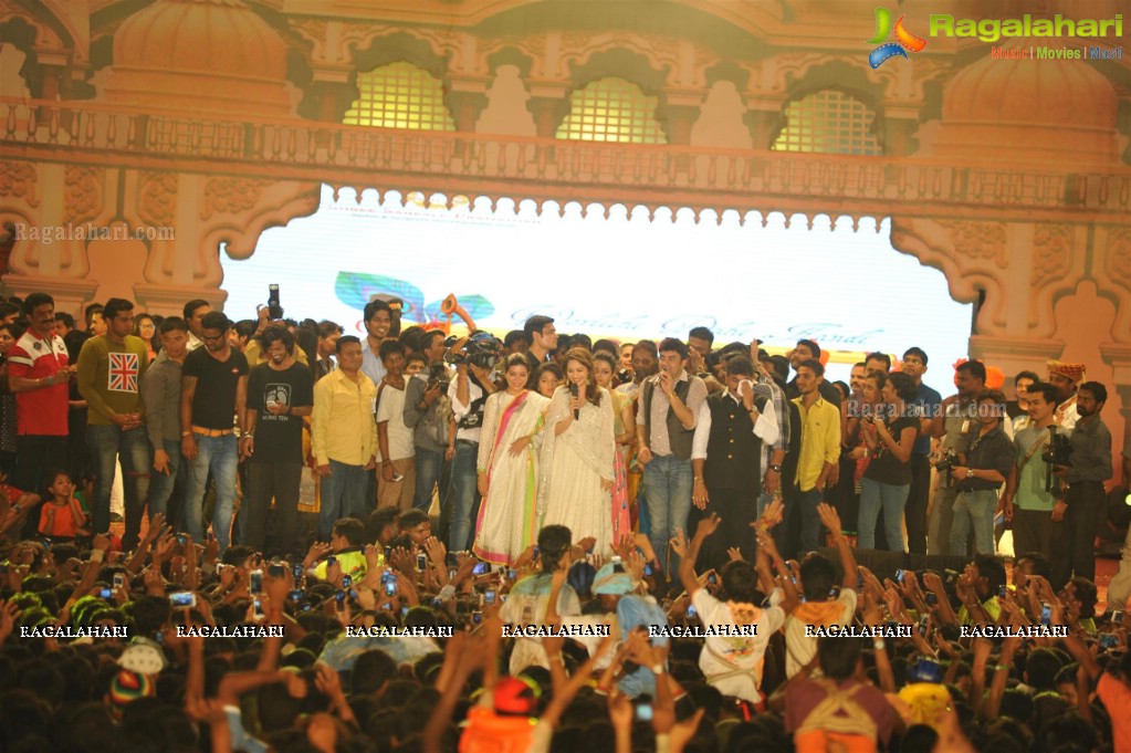 Madhuri, Rani, Ajay Devgn at Shri Sankalp Prathishthan's Dahi Handi Celebrations