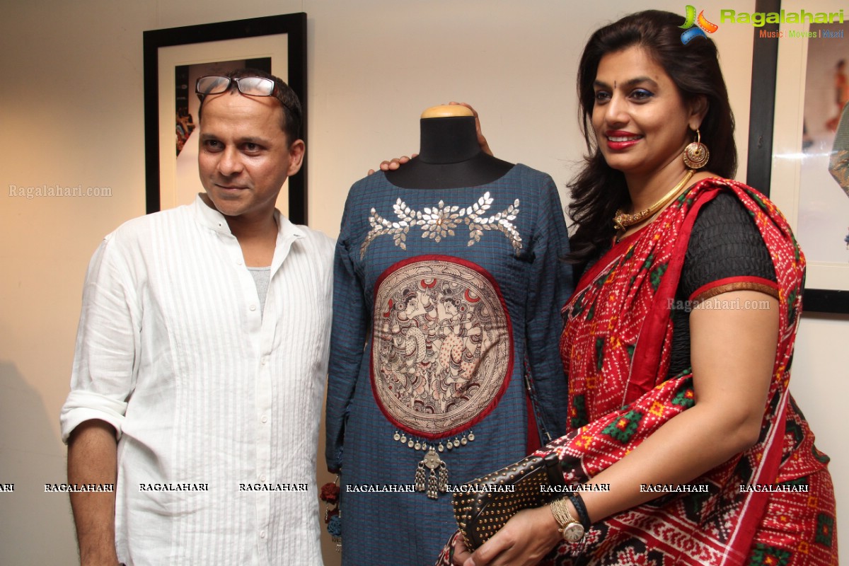 Designer Sashikant Naidu’s 2014 Lakme Fashion Week Collection at Muse Art Gallery