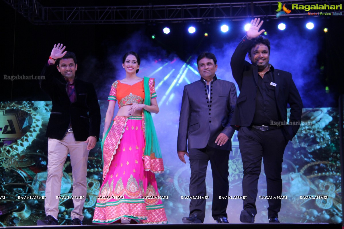 Surat Dreams - Fashion Thrills Fashion Show at HICC, Novotel, Hyderabad