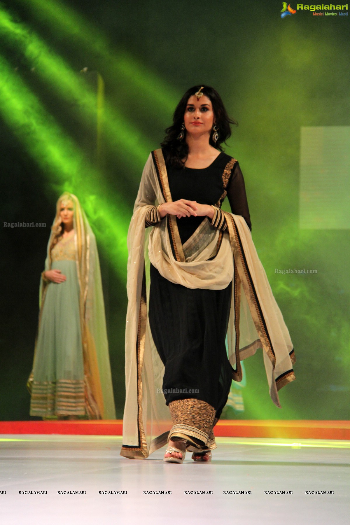 Surat Dreams - Fashion Thrills Fashion Show at HICC, Novotel, Hyderabad