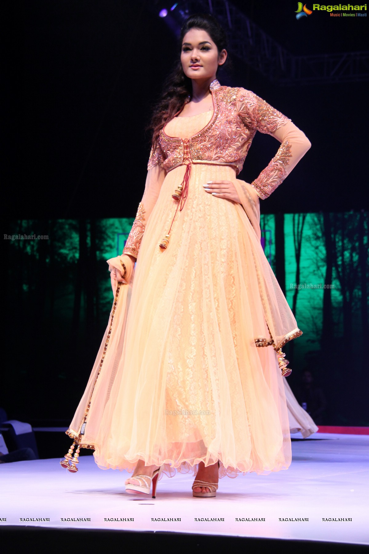 Surat Dreams - Fashion Thrills Fashion Show at HICC, Novotel, Hyderabad