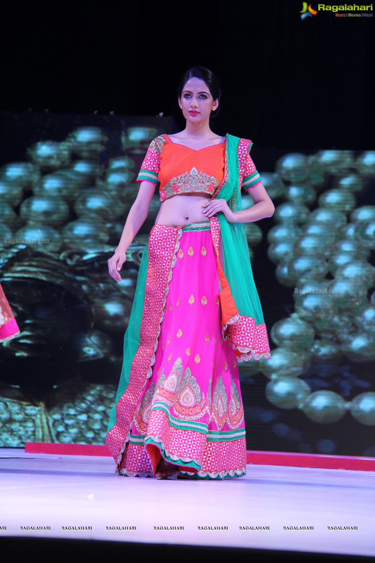 Surat Dreams - Fashion Thrills Fashion Show at HICC, Novotel, Hyderabad