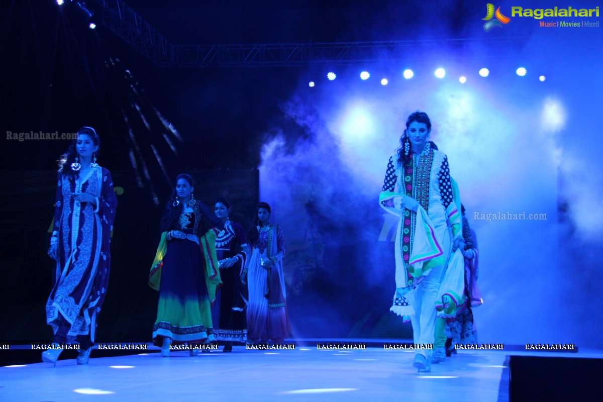 Surat Dreams - Fashion Thrills Fashion Show at HICC, Novotel, Hyderabad