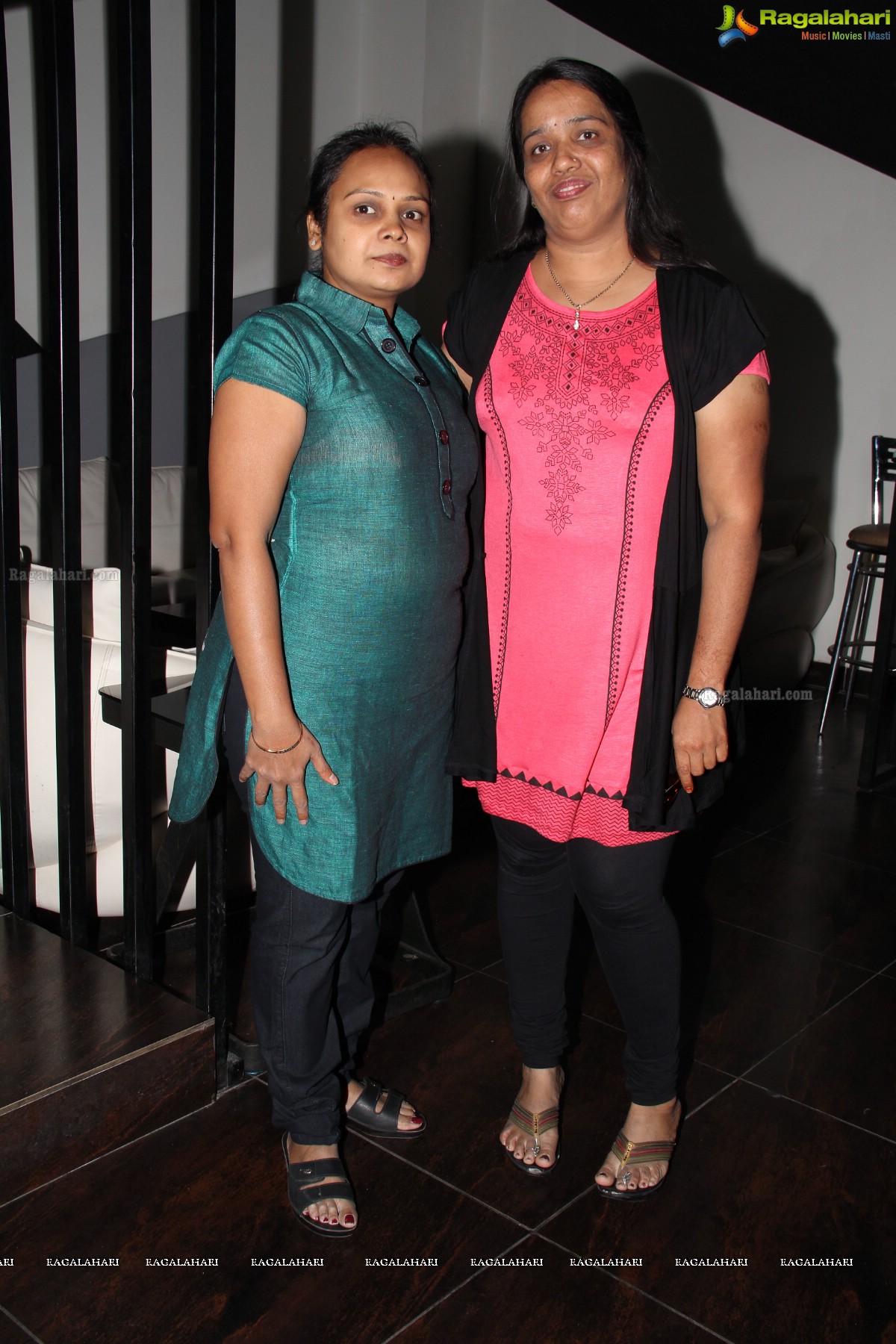 Friendz Forever Party by Simran Solaki at B&C, Hyderabad (Aug. 6, 2014)