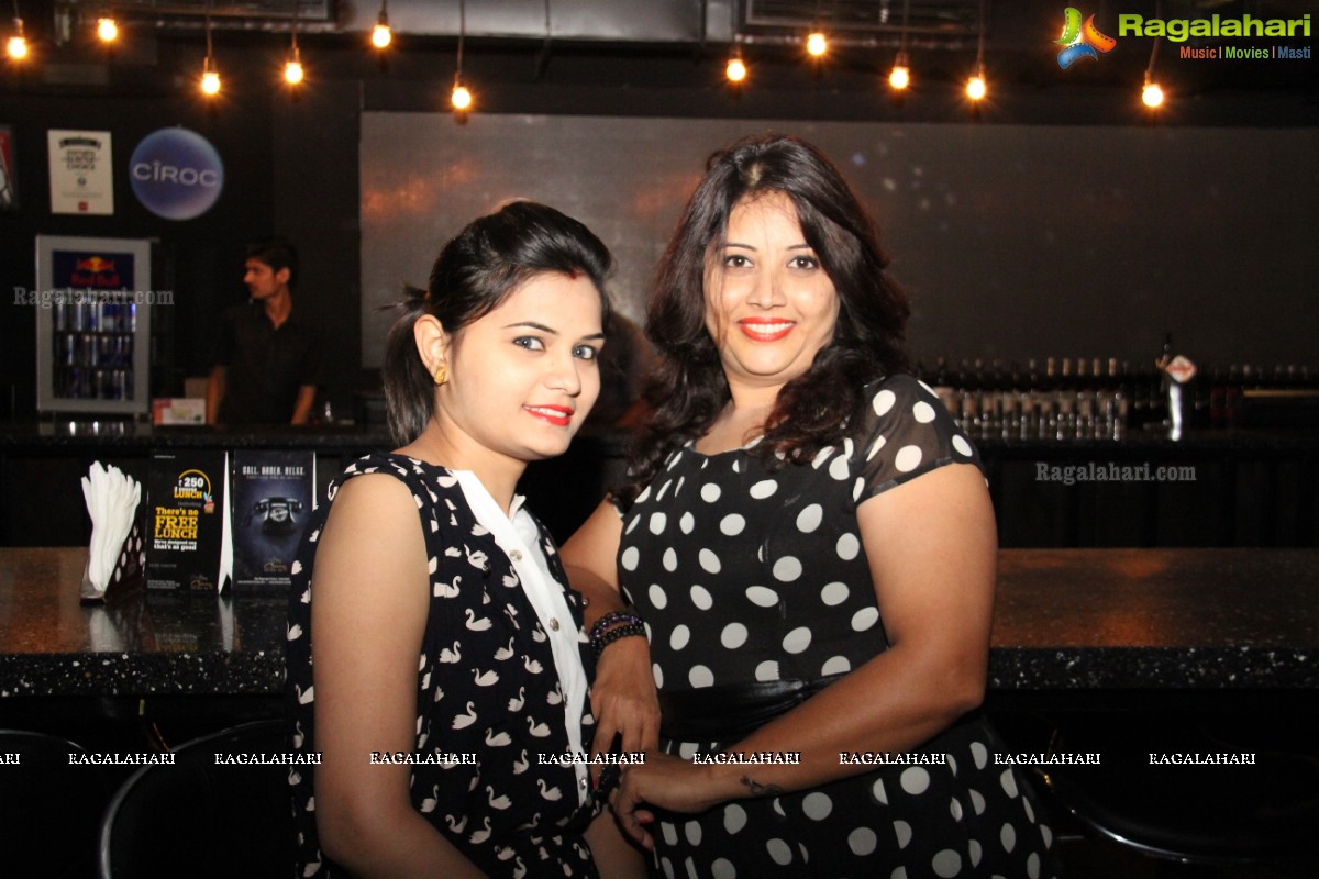 Friendz Forever Party by Simran Solaki at B&C, Hyderabad (Aug. 6, 2014)