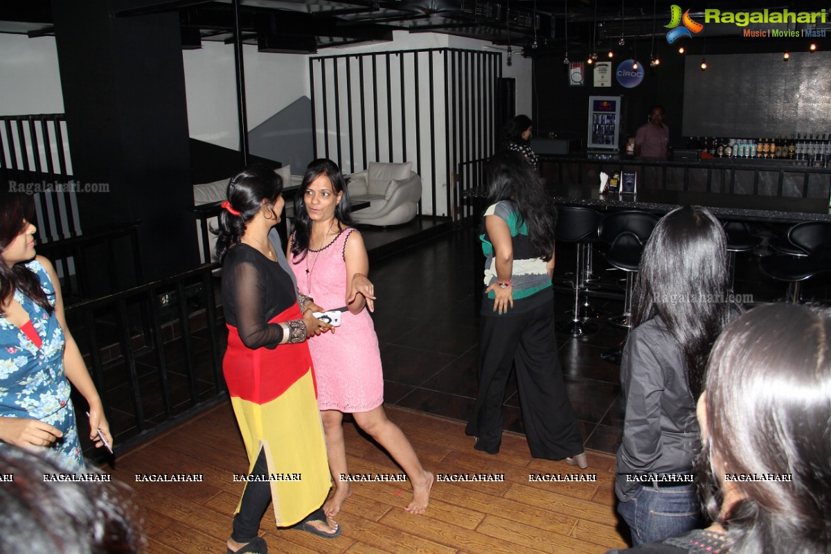 Friendz Forever Party by Simran Solaki at B&C, Hyderabad (Aug. 6, 2014)