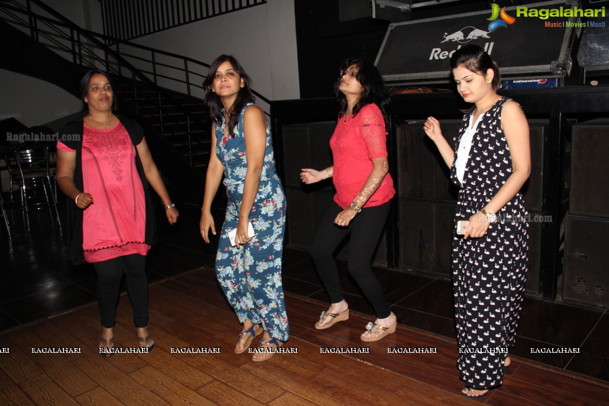 Friendz Forever Party by Simran Solaki at B&C, Hyderabad (Aug. 6, 2014)