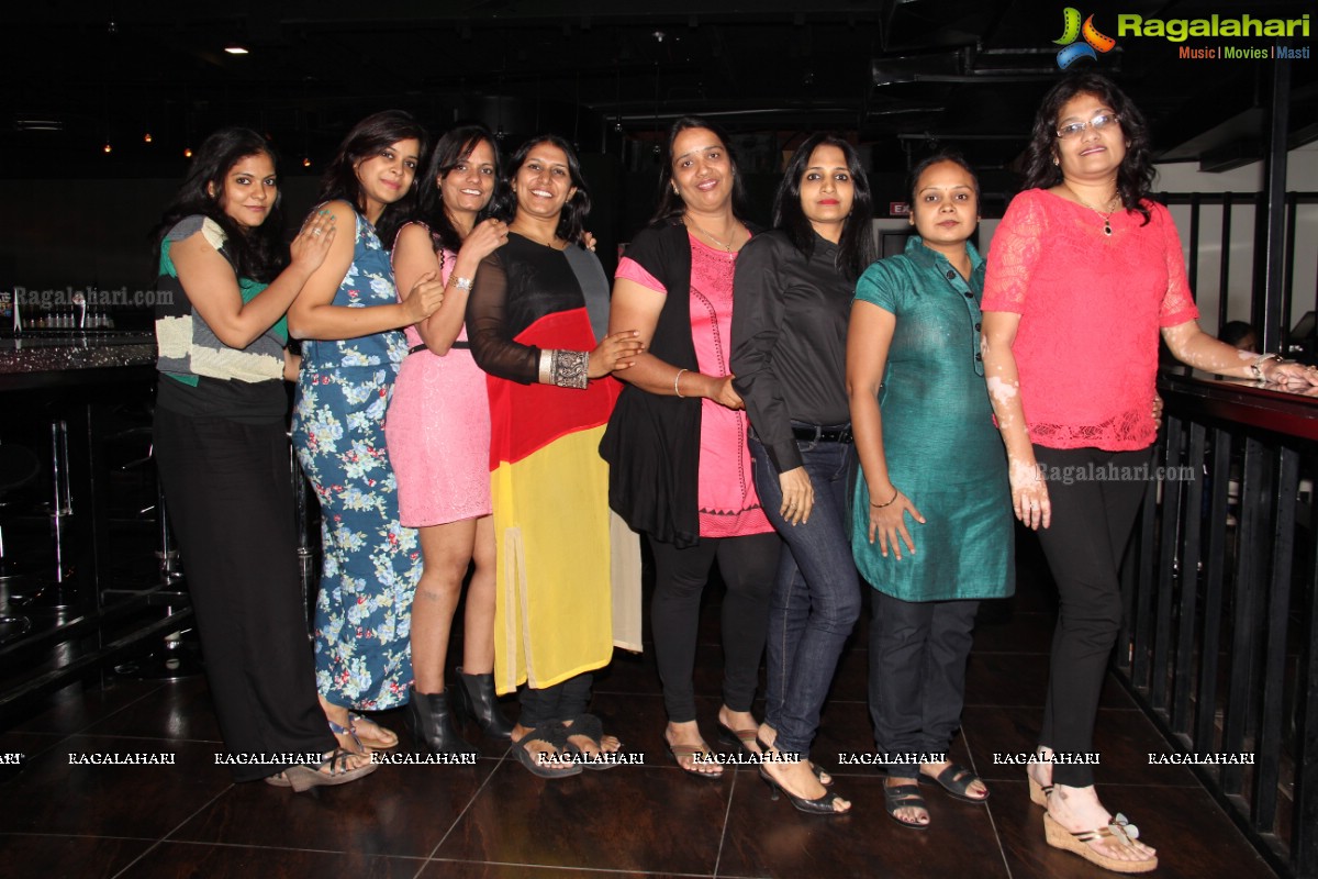 Friendz Forever Party by Simran Solaki at B&C, Hyderabad (Aug. 6, 2014)