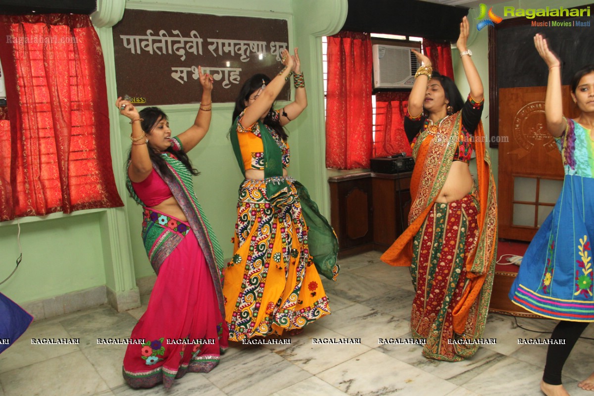 Garba and Dandiya Workshop by Rhythm Events