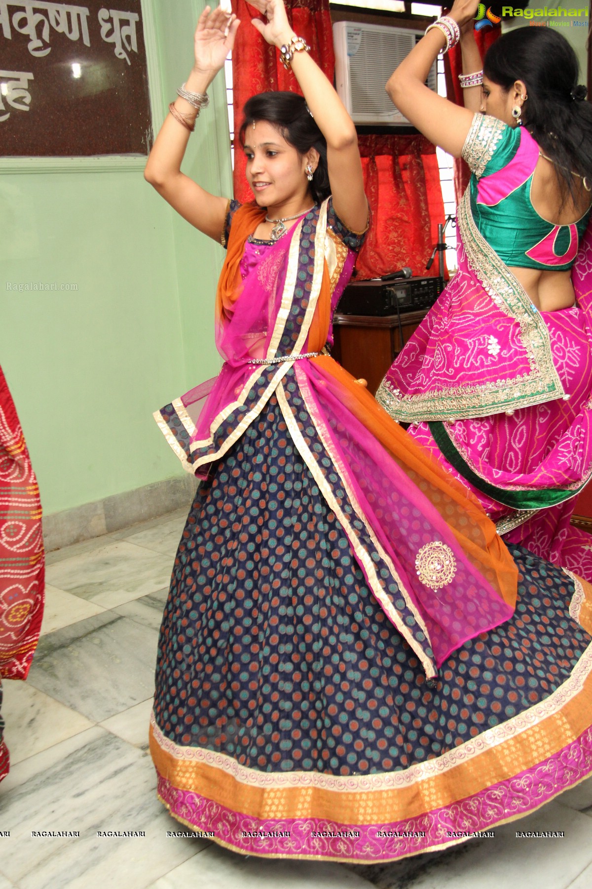 Garba and Dandiya Workshop by Rhythm Events