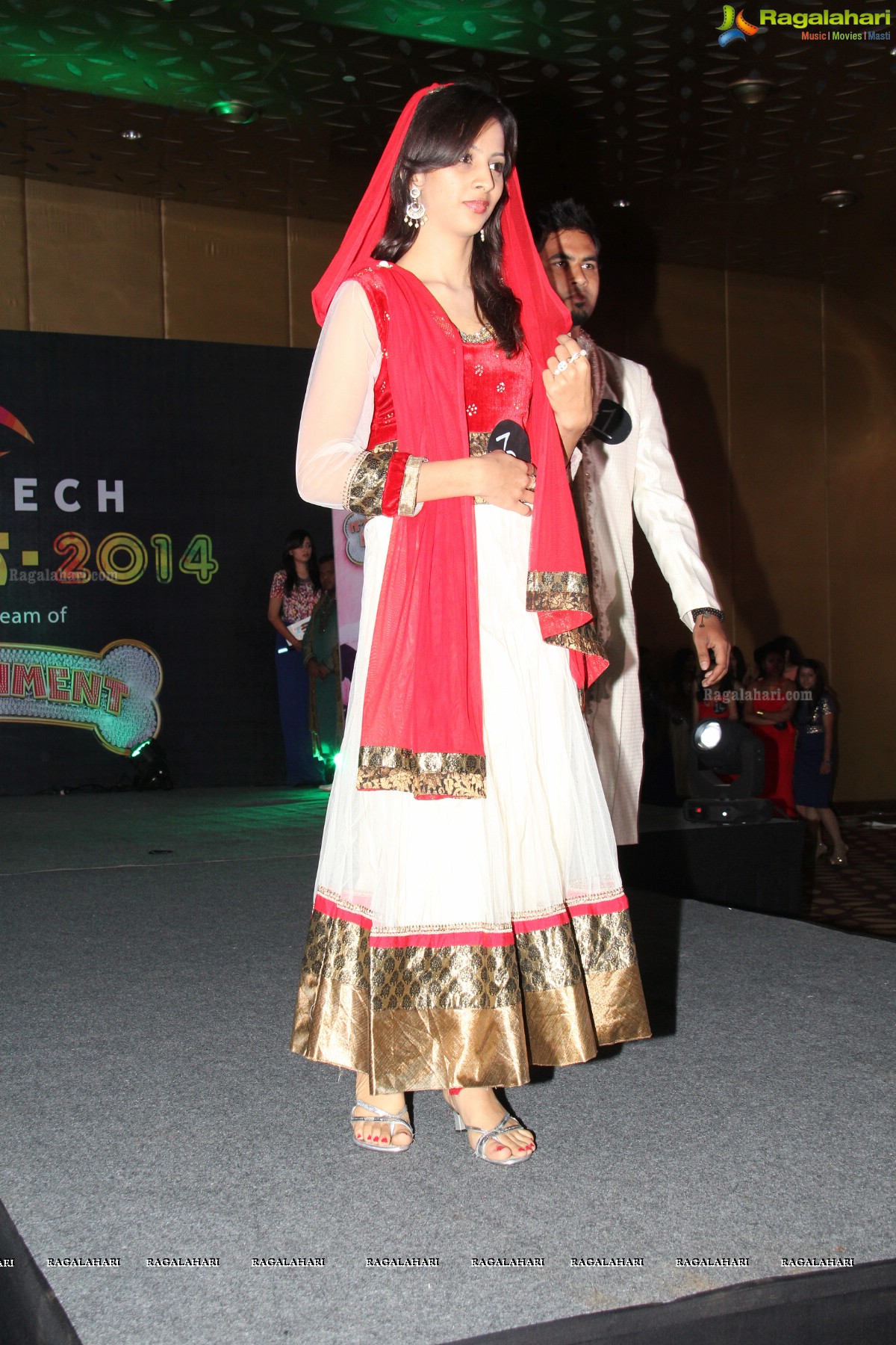 Hamstech Freshers Ball 2014 with Akshay Kumar and Tamannaah