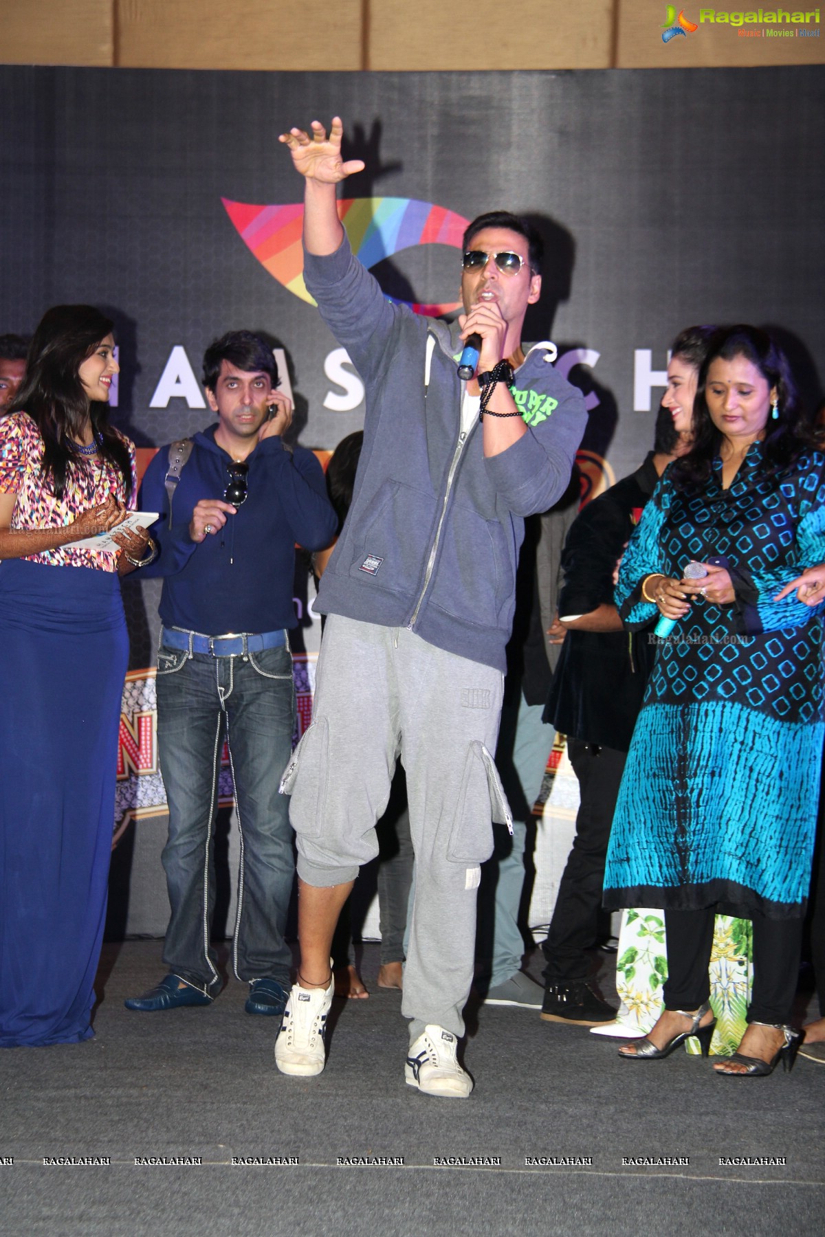 Hamstech Freshers Ball 2014 with Akshay Kumar and Tamannaah