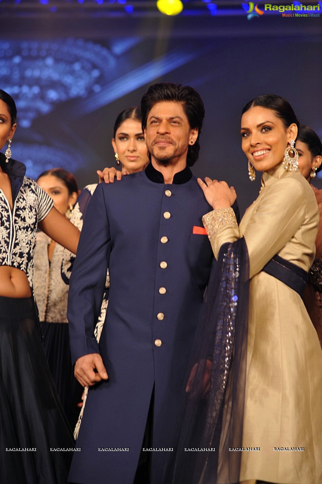 Shah Rukh Khan's Happy New Year Trailer Launch