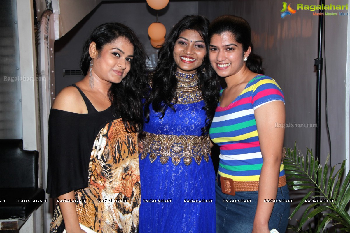 Heroine Soumya Birthday Bash 2014 at Spoil Pub