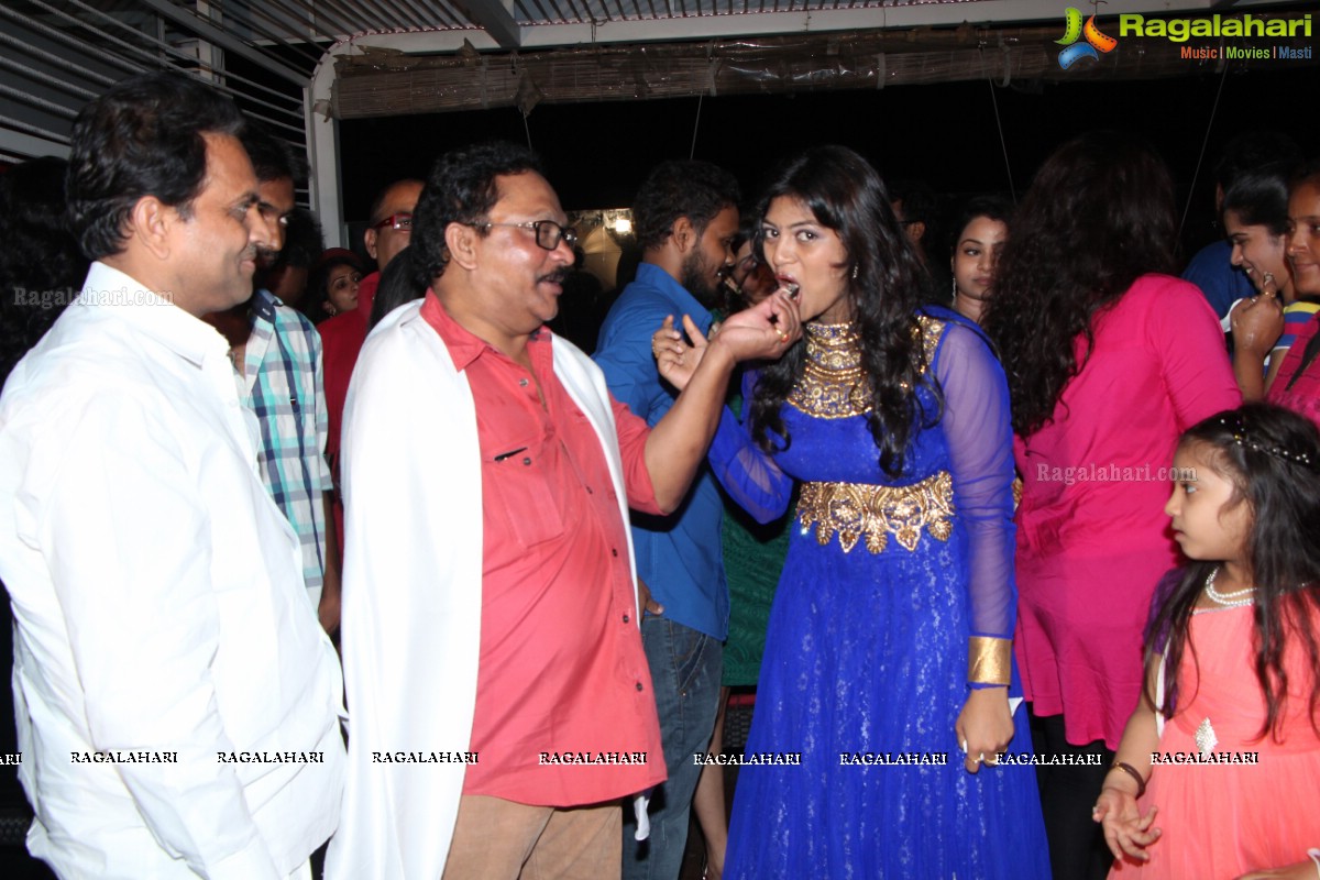 Heroine Soumya Birthday Bash 2014 at Spoil Pub