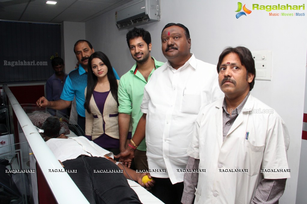 'Incredible India' staff donates blood