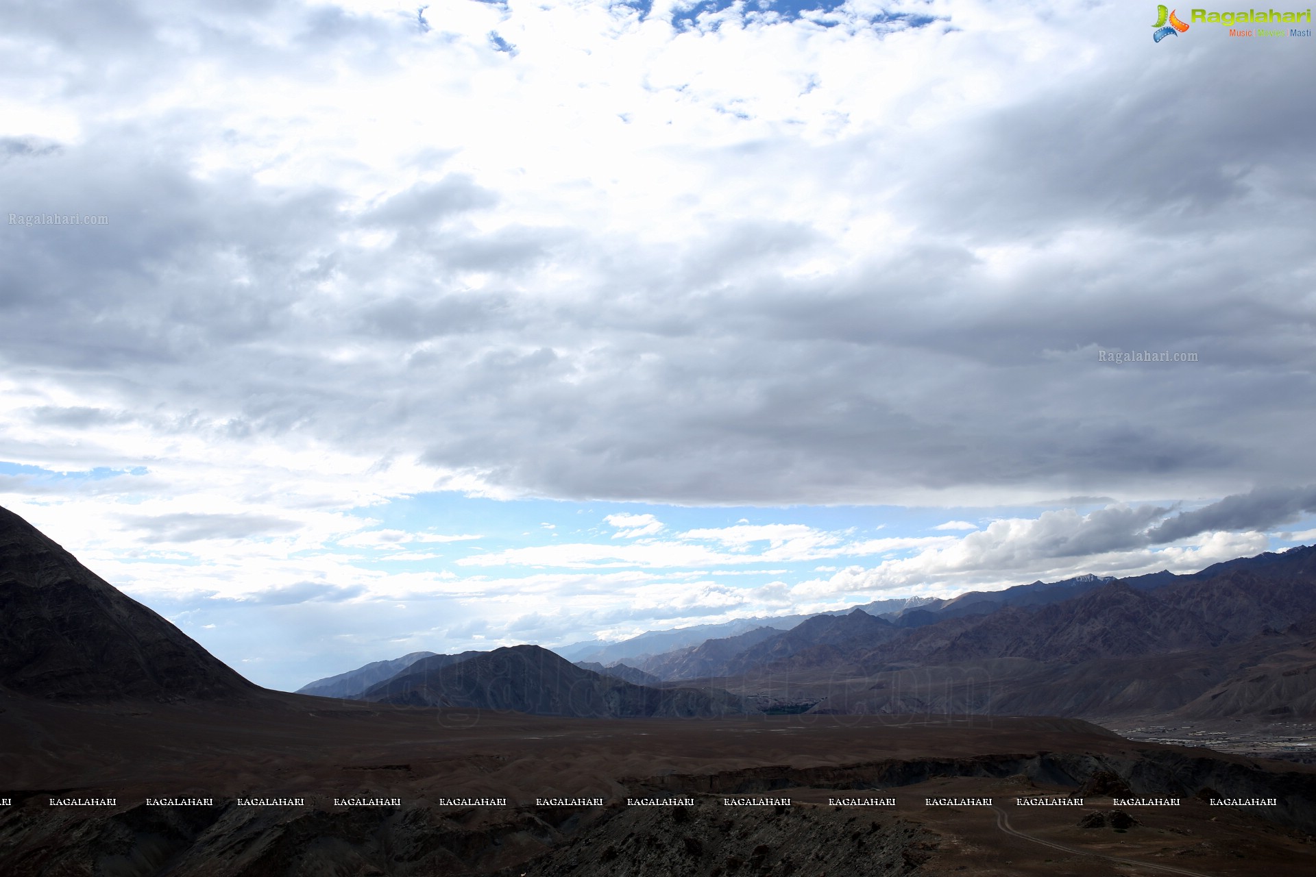 Magnetic Hill, Leh High Definition Photos