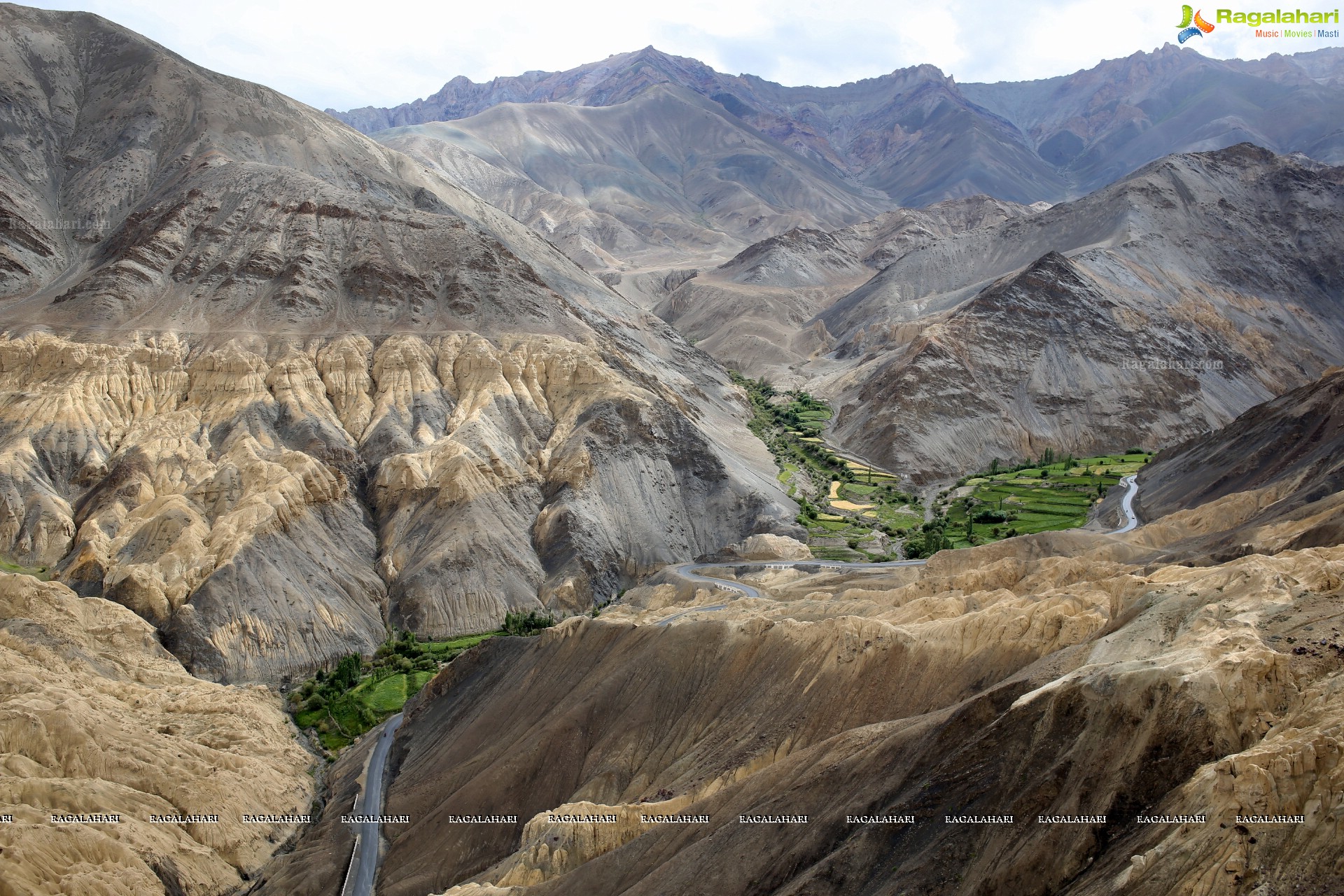 Moonland, Ladakh High Definition Photos