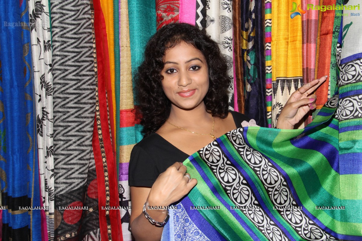 Deepu Naidu launches National Silk Expo at State Art Gallery, Hyderabad