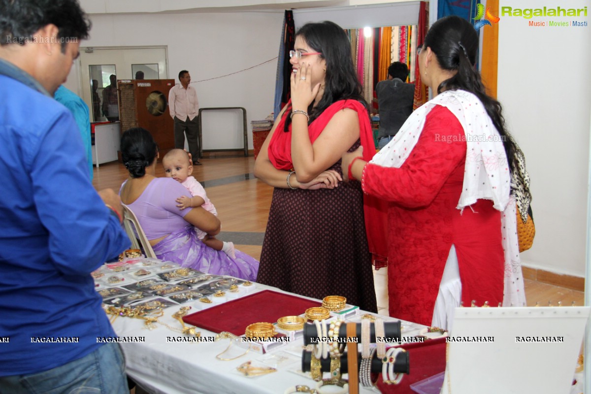 Deepu Naidu launches National Silk Expo at State Art Gallery, Hyderabad