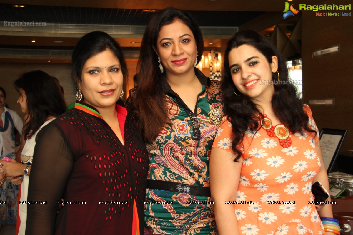 Go Swadeshi: Pink Ladies Club Pre-Independence Celebrations 2014