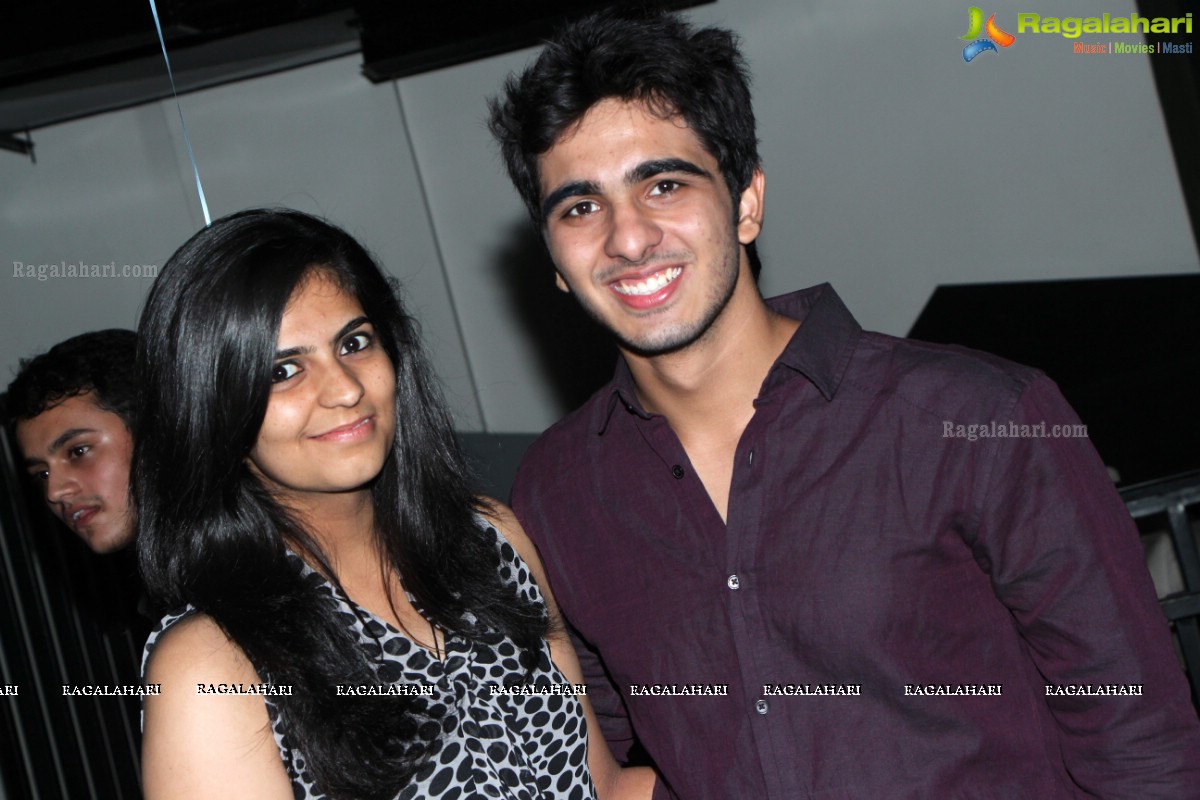 Prithviraj Ramrakhyani's Birthday Bash 2014 at Bottles and Chimney