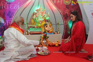 Rani Mukherji Ganesh Idols Visit