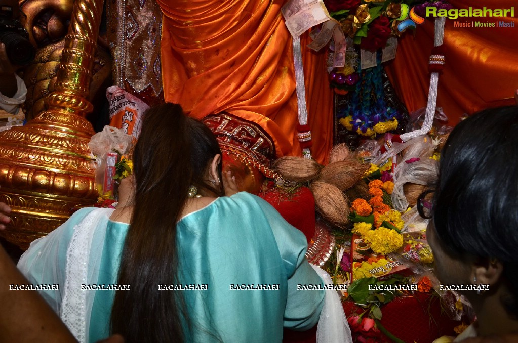 Rani Mukherji at Ganesh Darshan 2014, Mumbai