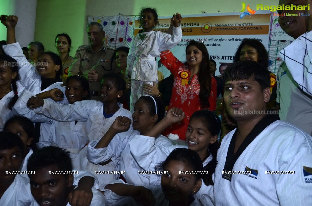 Rani Mukerji inaugurates Self Defence Workshop for BMC Girls