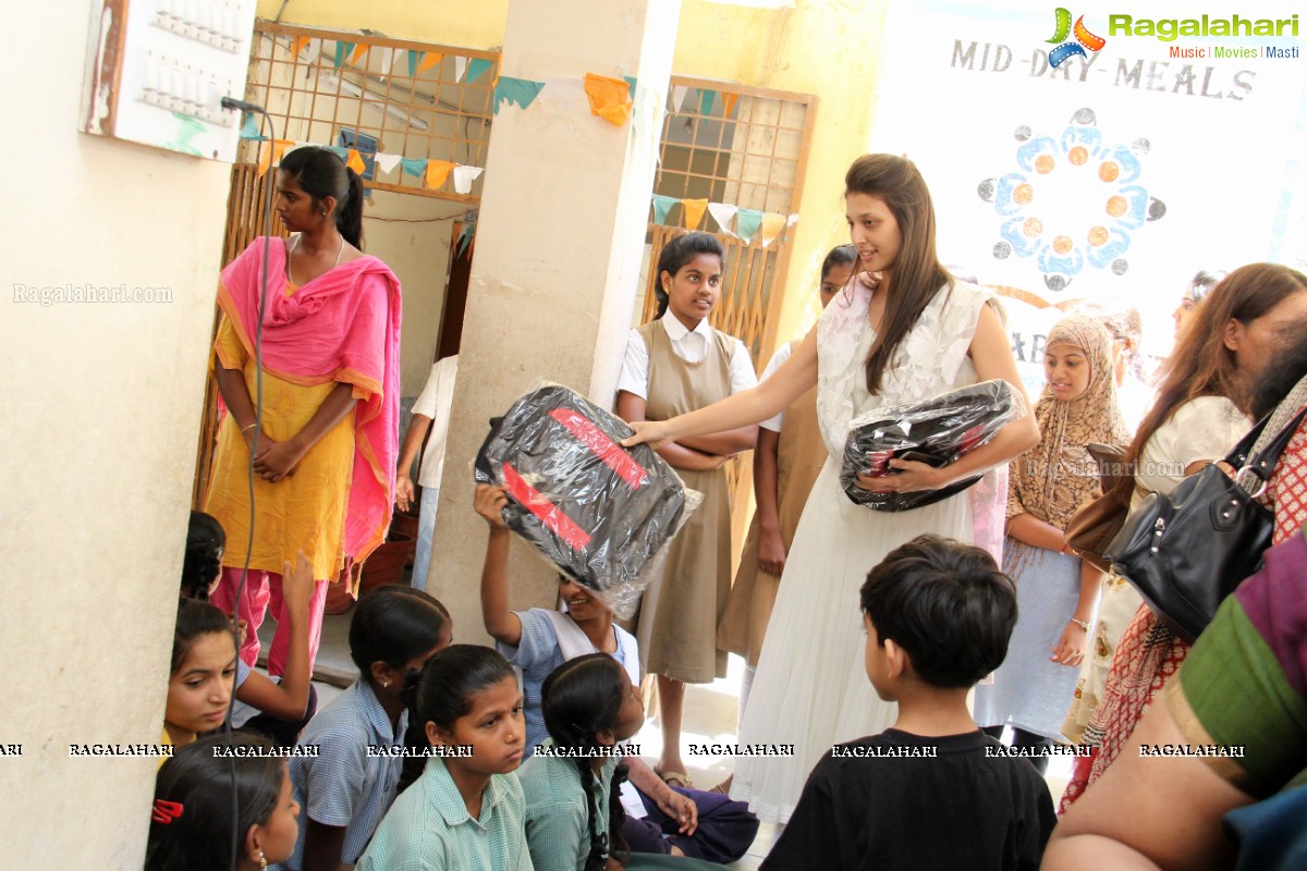 School Bags Distribution by Incredible Group & Evolve