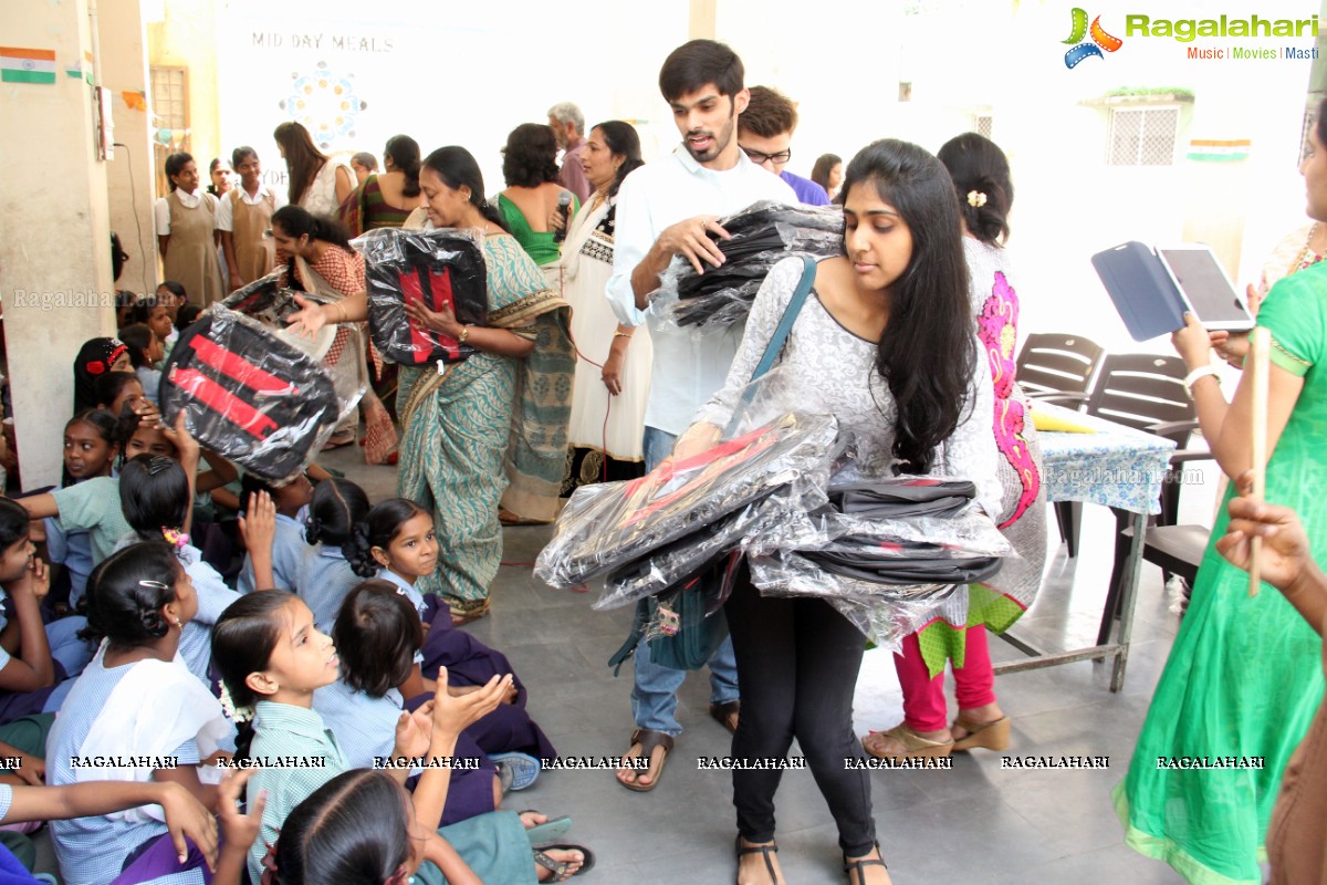 School Bags Distribution by Incredible Group & Evolve