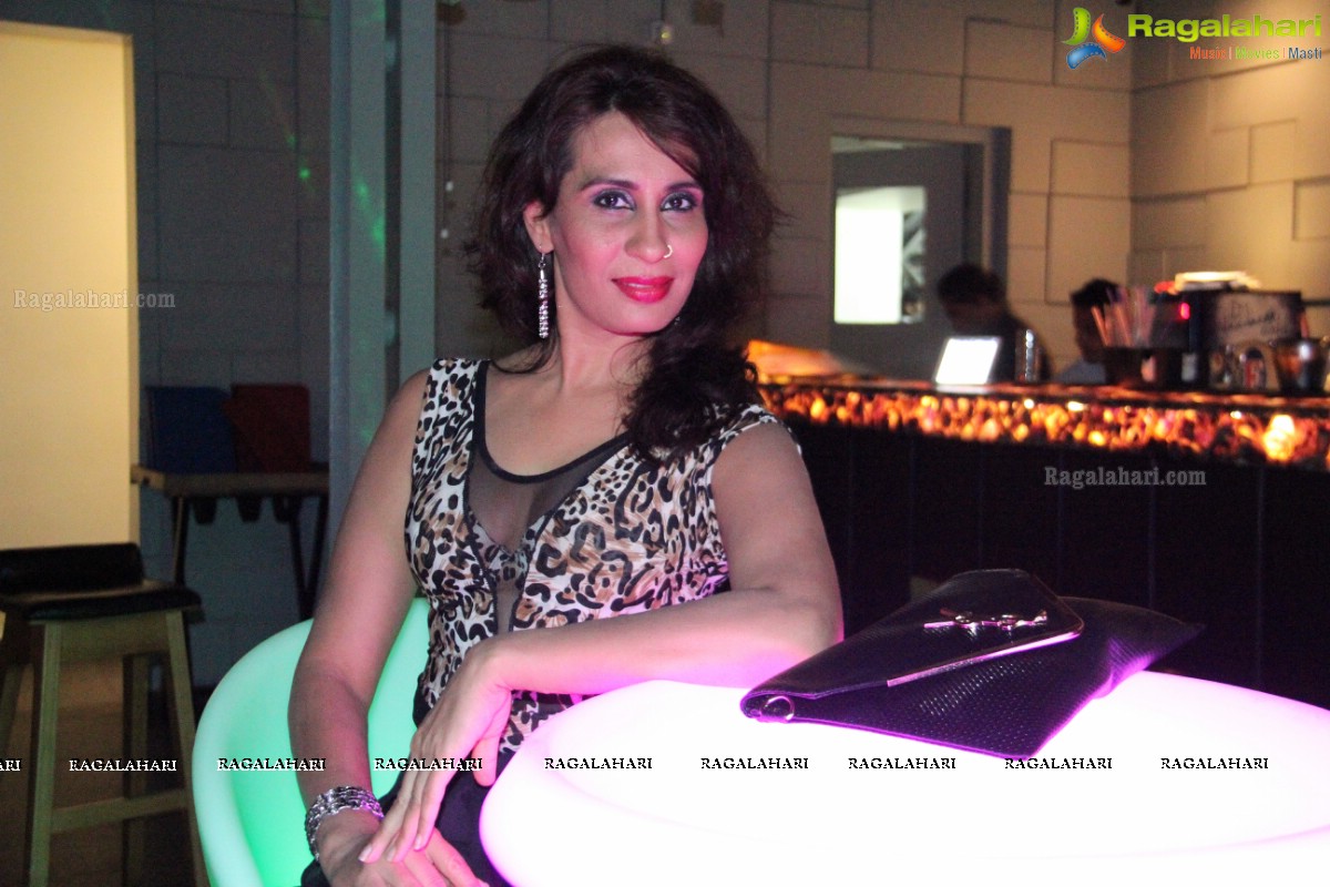 Shika Sharma Pre-Birthday Bash 2014 at Bombay Duck, Hyderabad