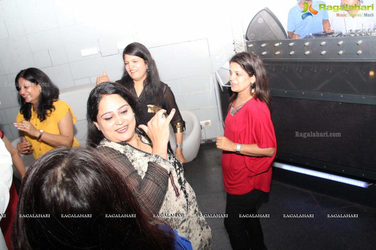 Shika Sharma Pre-Birthday Bash 2014 at Bombay Duck, Hyderabad