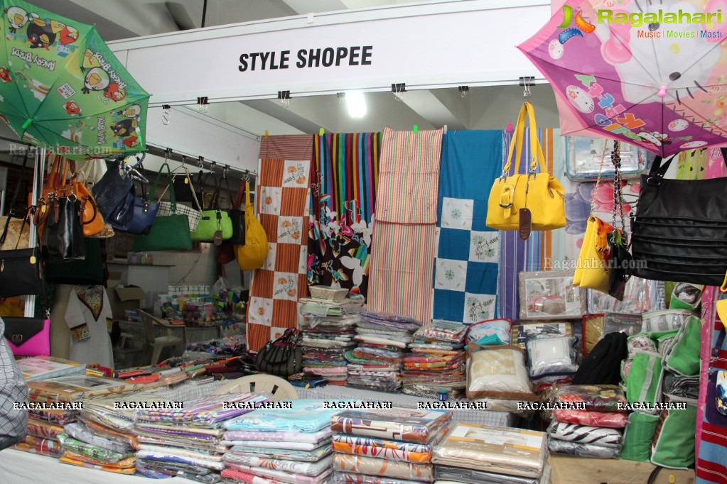 Heroine Priyanka launches Styles and Weaves Expo