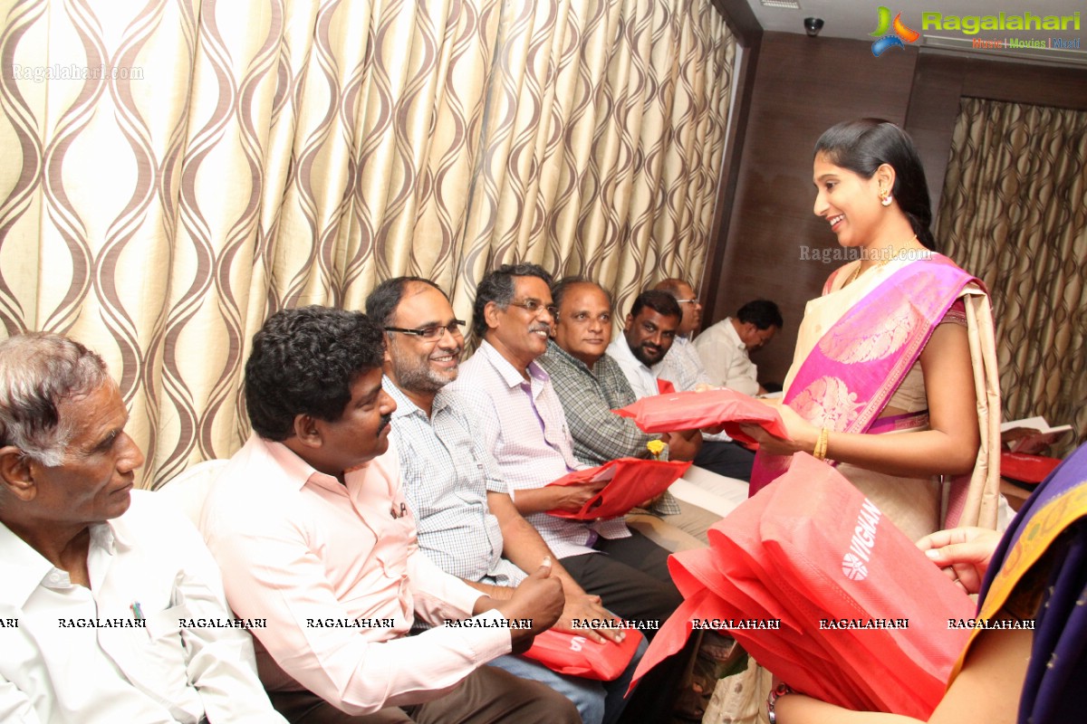 Vignan Rathaiah's Padandi Munduku Book Launch