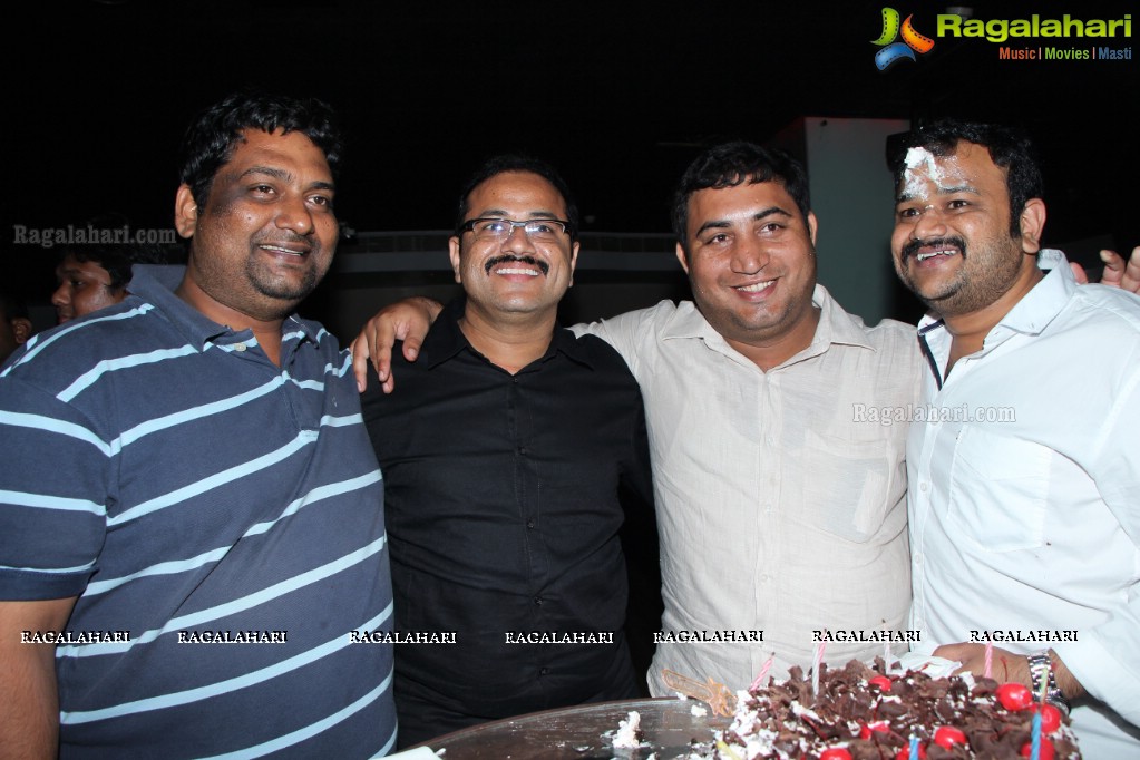 Birthday Party of  Entrepreneur Vijay Reddy at Rain Pub, Hyderabad