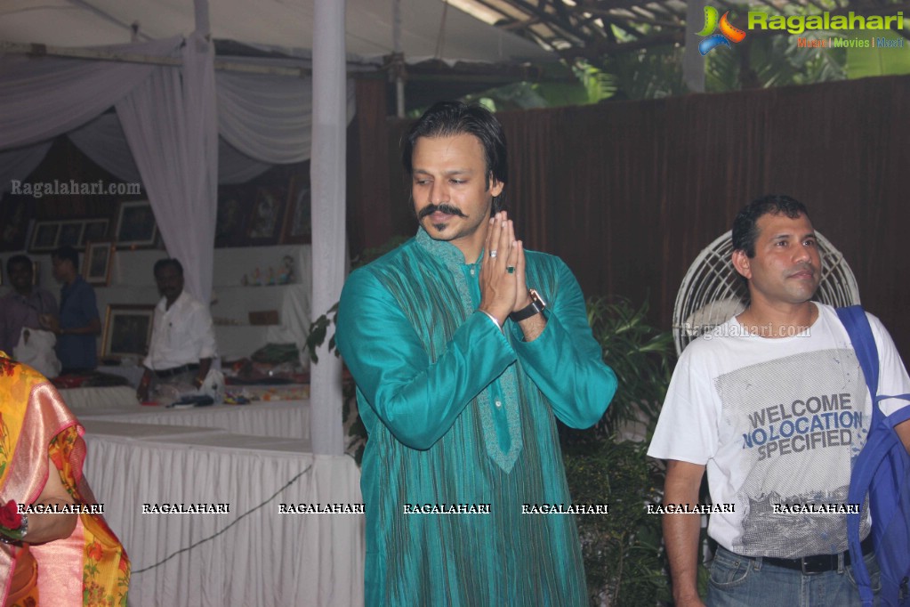 Vivek Oberoi and Shilpa Shetty at ISKCON Temple, Mumbai