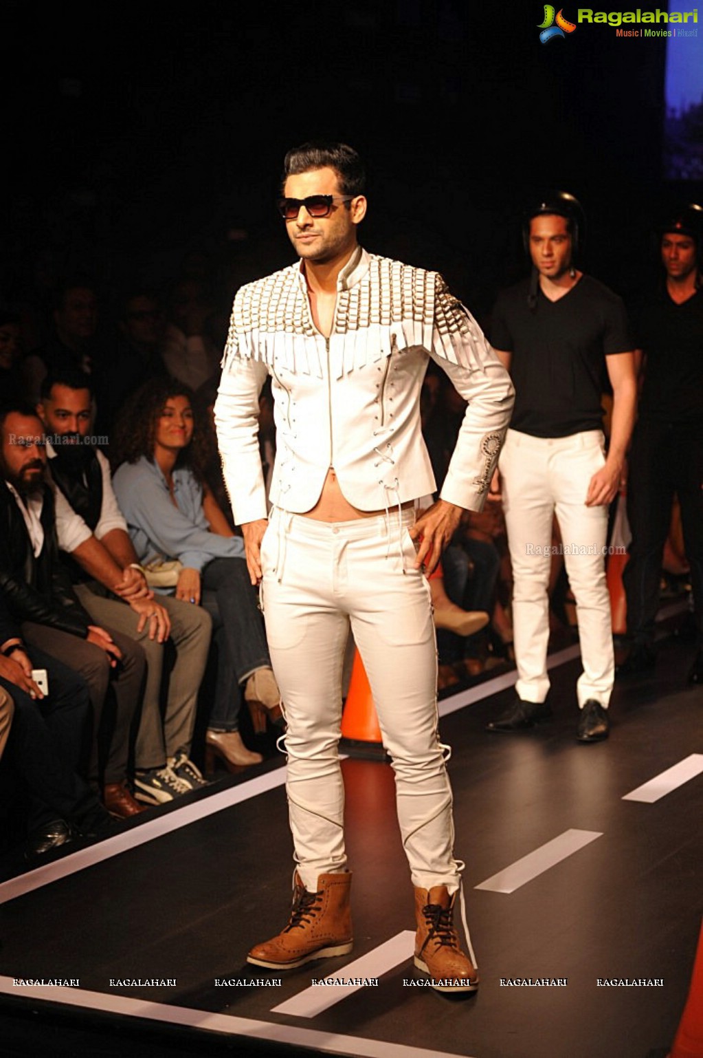 Cricketer Yuvraj Singh at LFW Winter Festive 2014