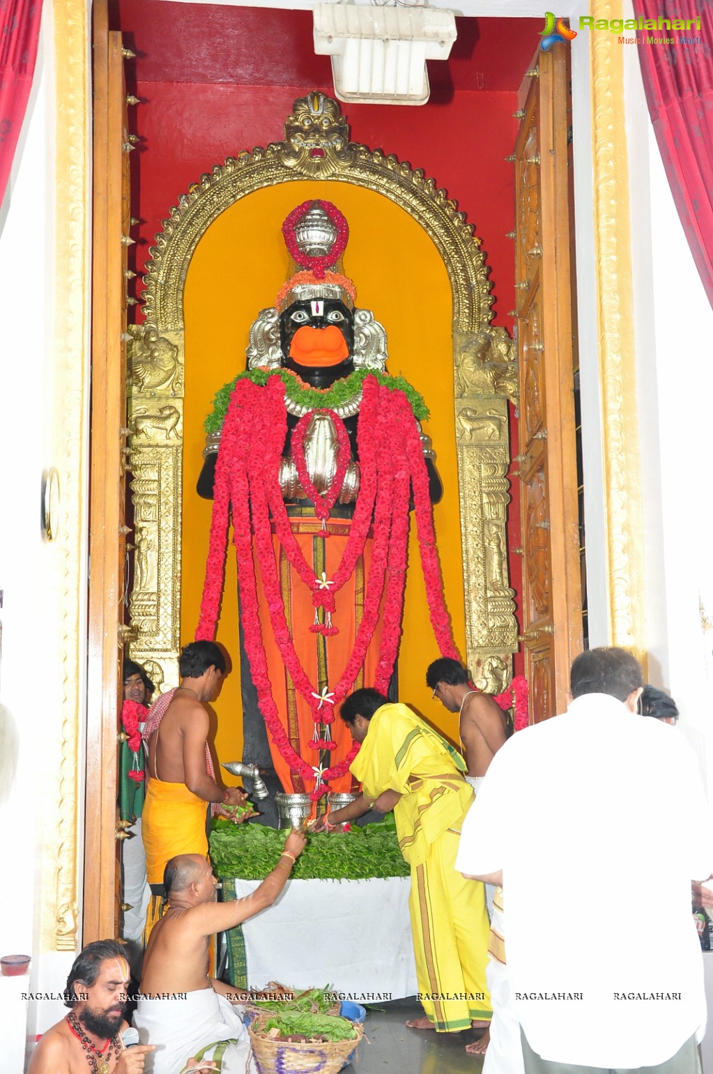 Megastar Chiranjeevi Family at Film Nagar Hanuman Temple