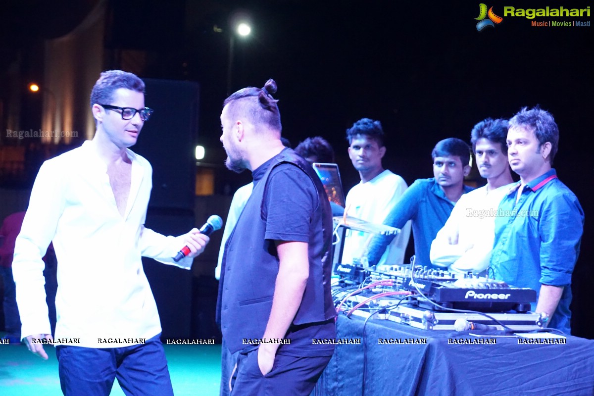 Akcent Live in Concert on Friendship Day 2015 at HITEX