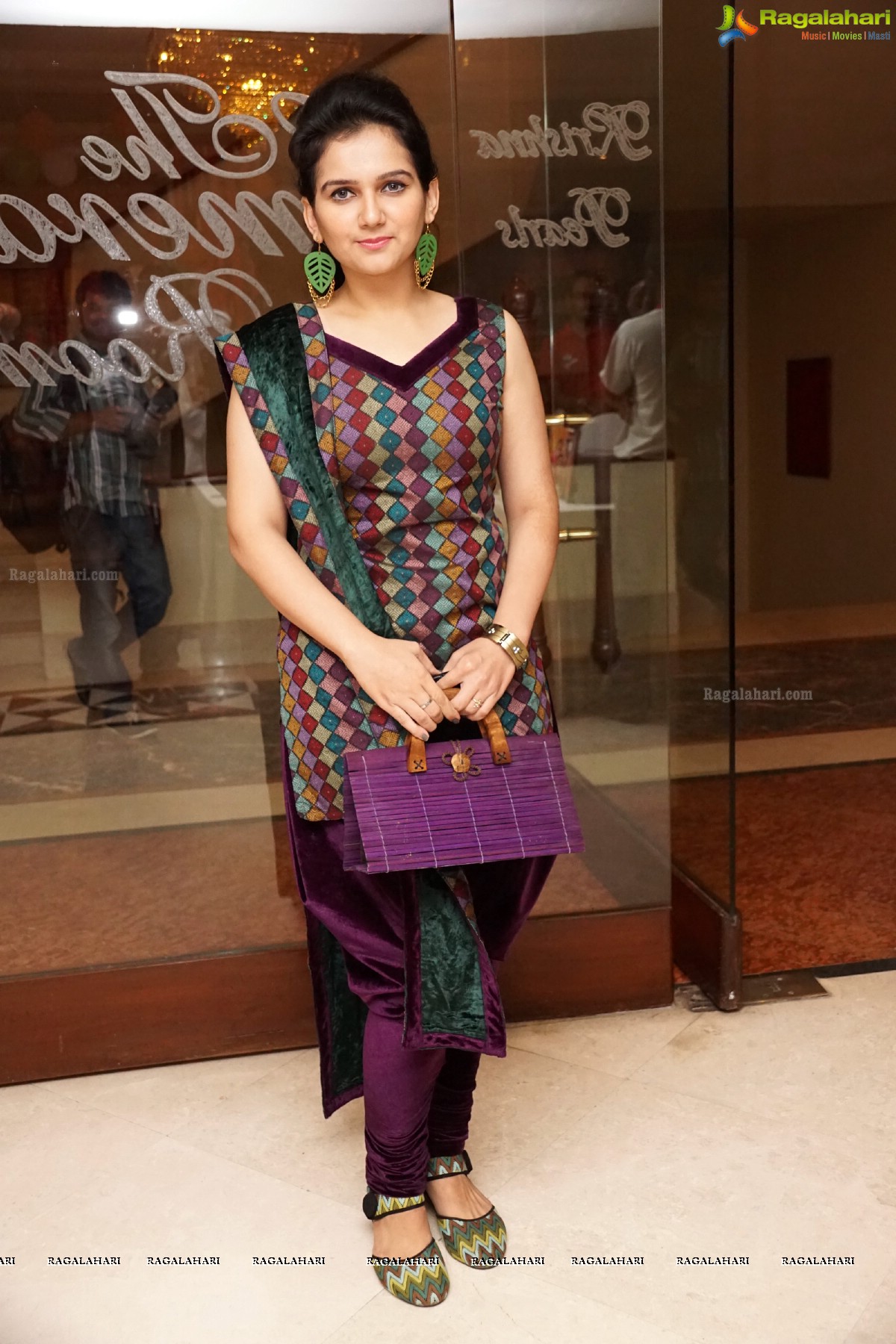 Nandini Rai inaugurates Akritti Elite Exhibition at Taj Krishna, Hyderabad (Aug. 2015)